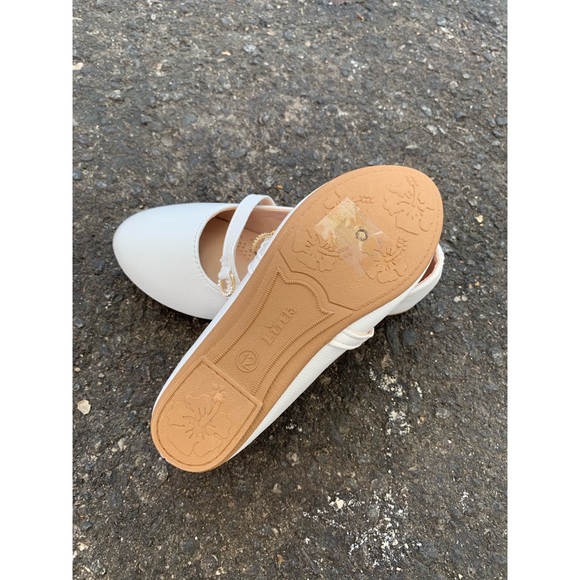 Forever Link Kids White Slip On Ballet Flats - Picture 4 of 6